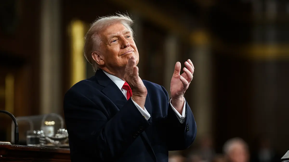 Белый дом опубликовал часовое видео, где Трамп говорит только одно слово